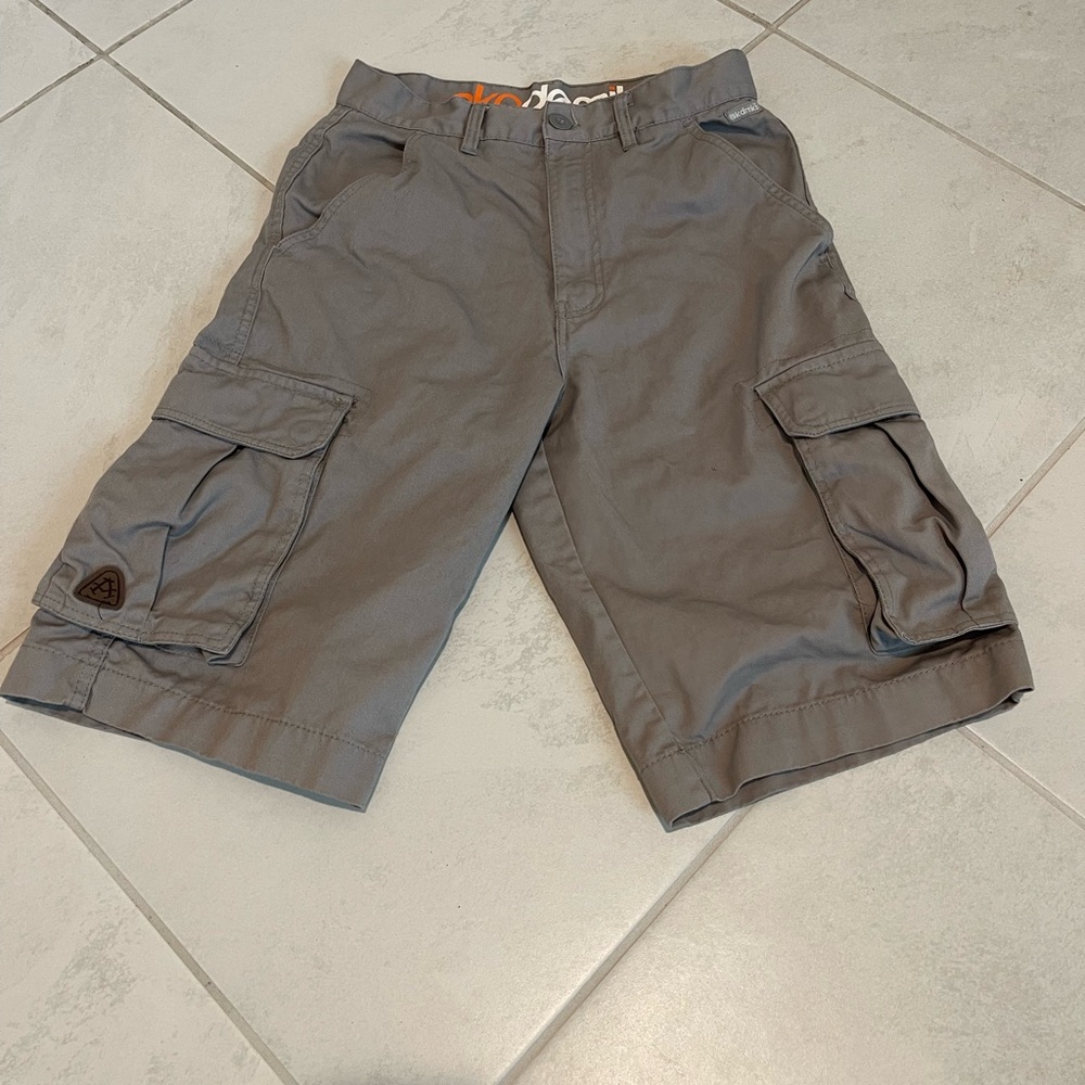 Akademiks Men's Cargo Shorts in Gray